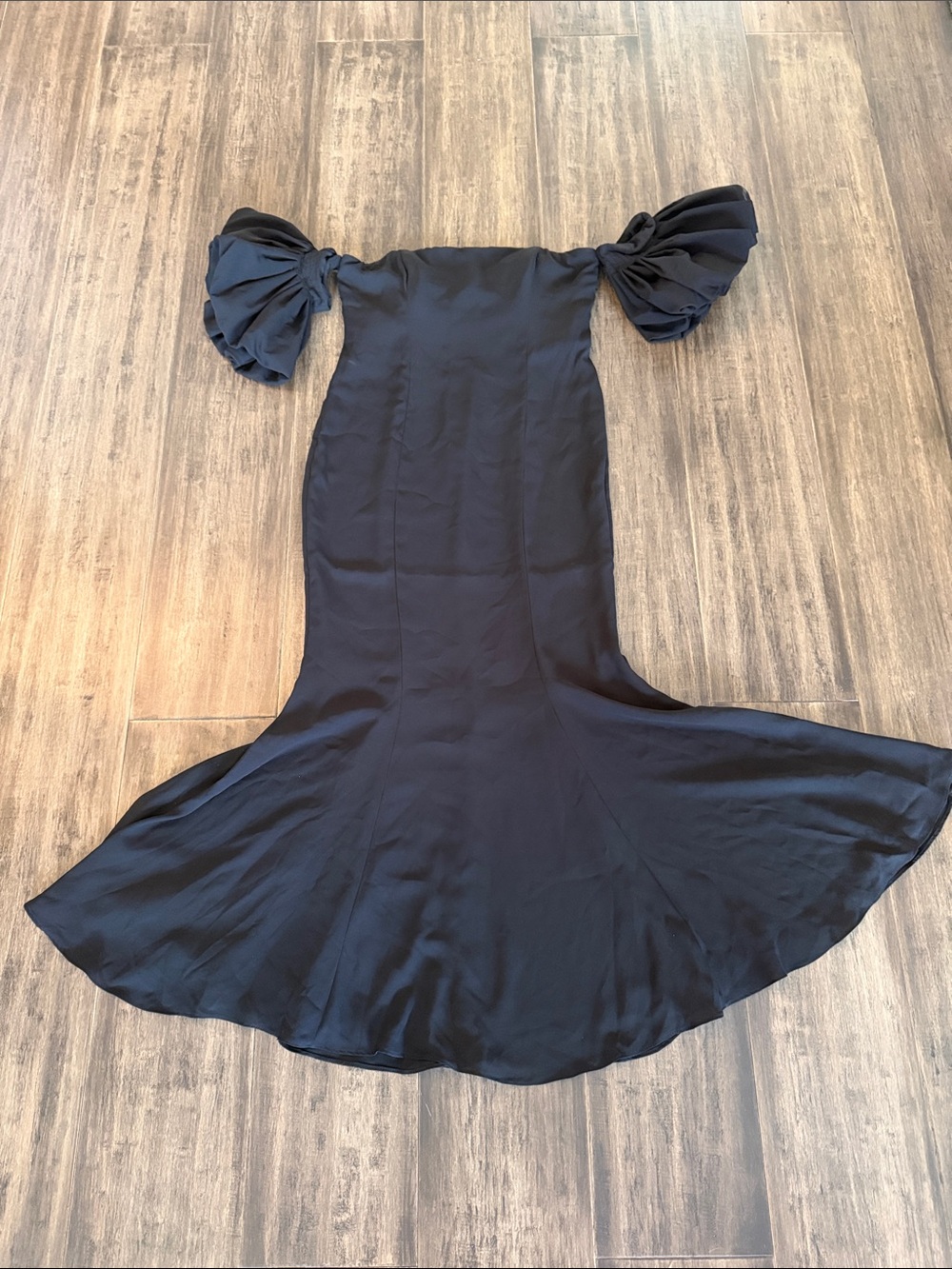 Fame and Partners Black Strapless Mermaid Gown with Puff Sleeves